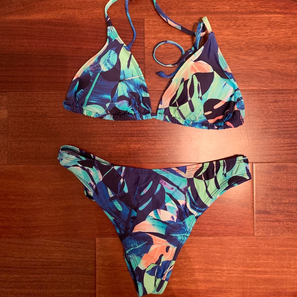 Bikini, triangle top, tropical blue colors, new